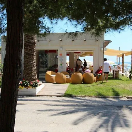 Lejlighed Mit Garten Und Meerblick Cupra Marittima