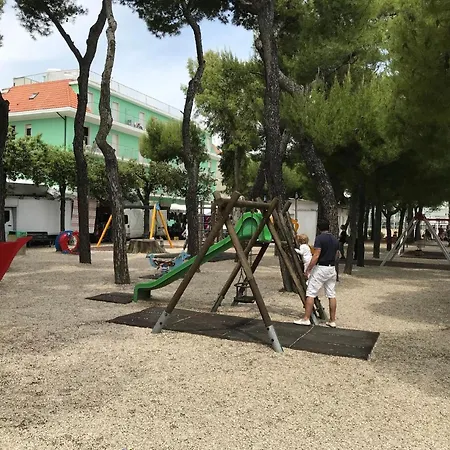 Mit Garten Und Meerblick Cupra Marittima